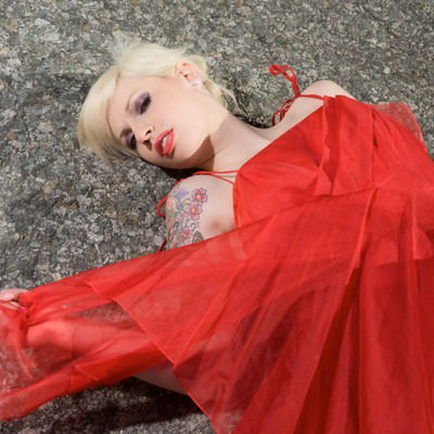 Lynn Pops - The Red Dress