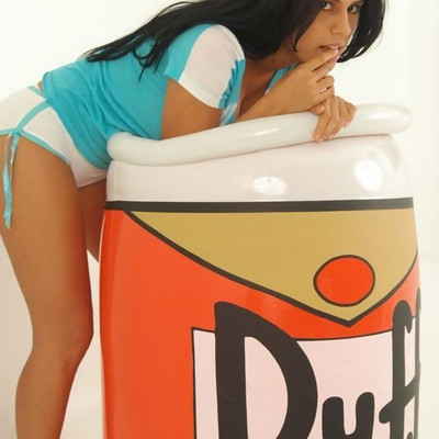 Selena Spice - Selena Likes Duff Beer