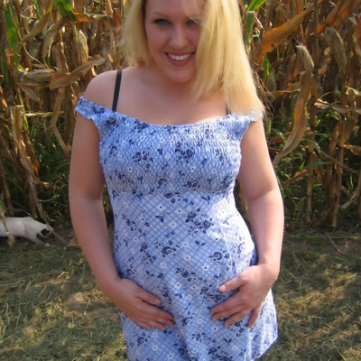Bangin Becky - Getting Naked In A Cornfield
