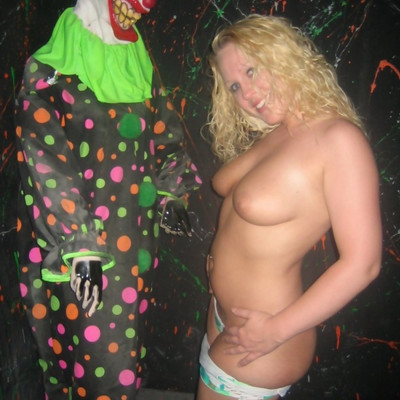 Bangin Becky - Haunted House With Scary Clown
